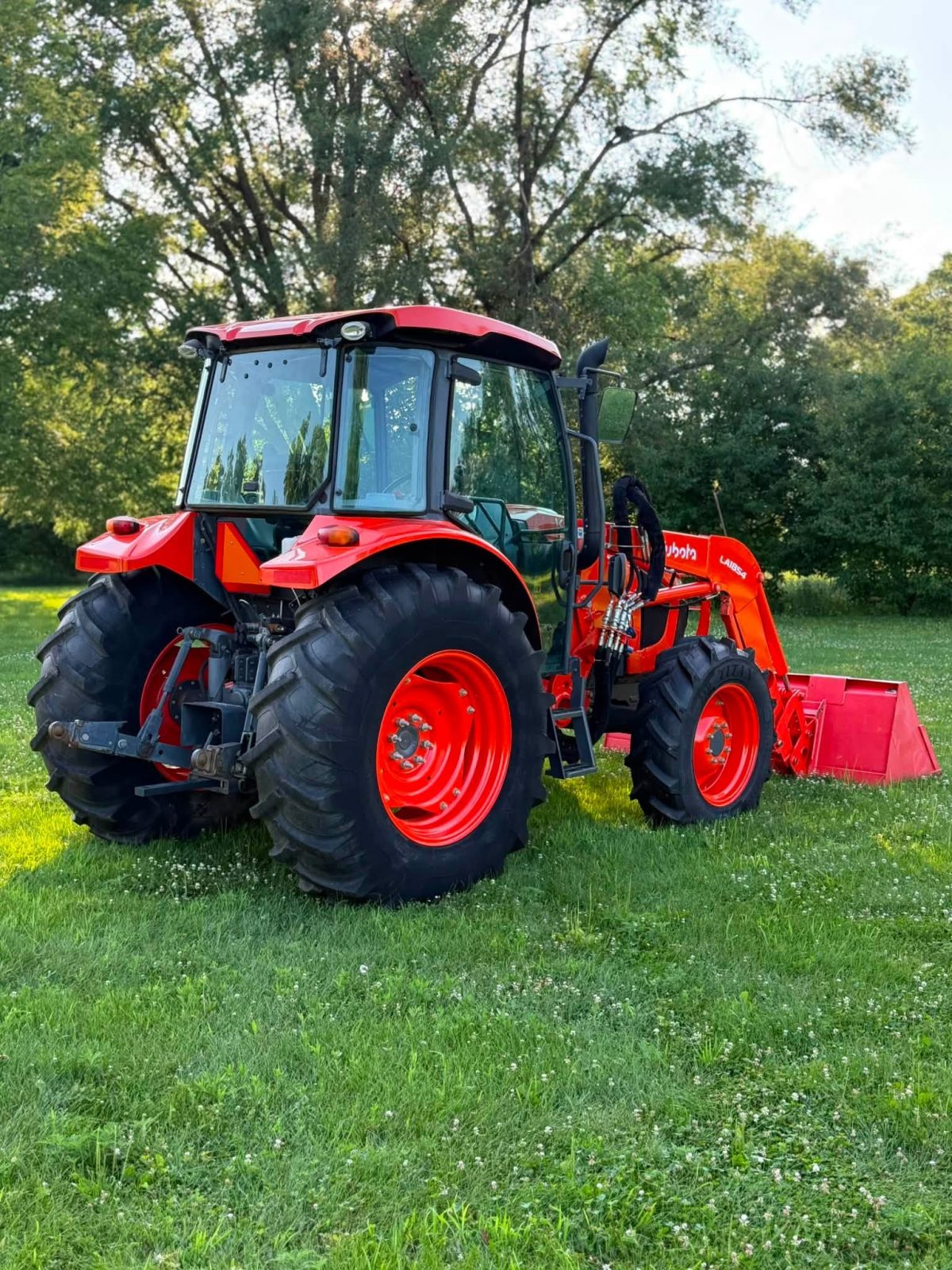 2016 Kubota M5-111 MFWD photo 11