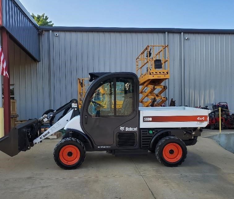 2021 Bobcat UW56 Toolcat photo 2