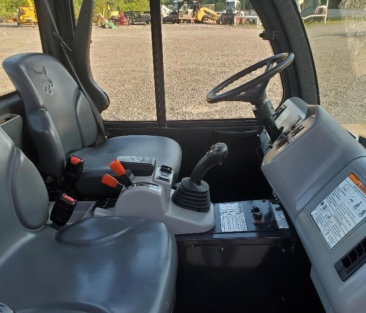 2021 Bobcat UW56 Toolcat photo 4