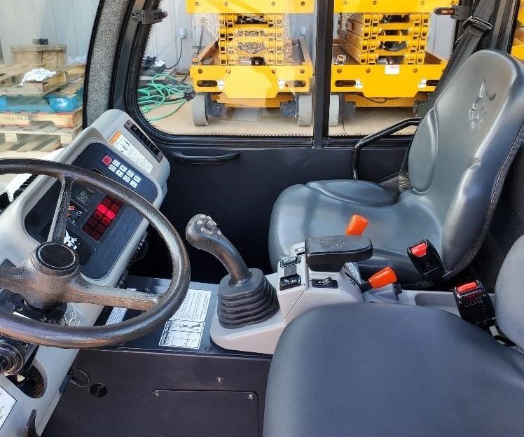 2021 Bobcat UW56 Toolcat photo 23
