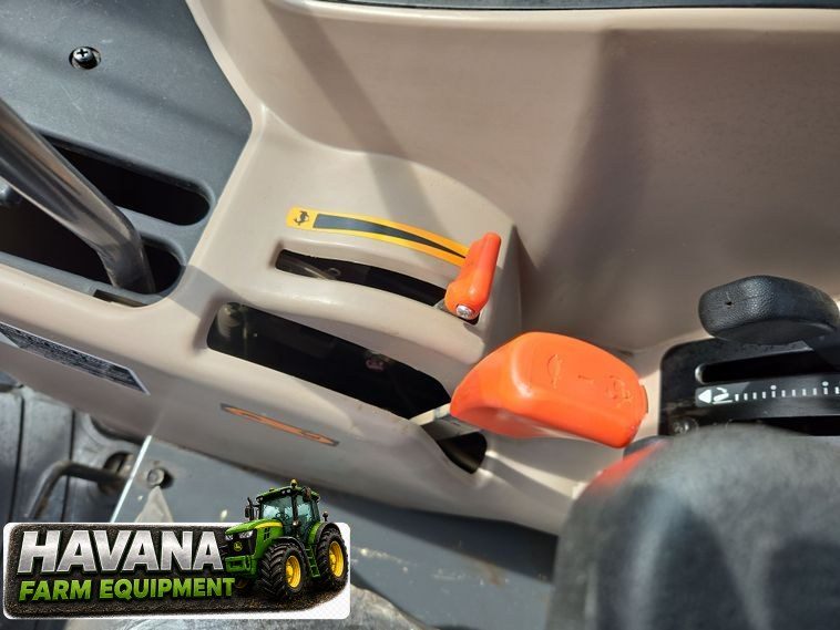 2020 Kubota M6060 photo 37